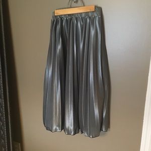 Dark Grey Pleated Shiny Midi Skirt Medium